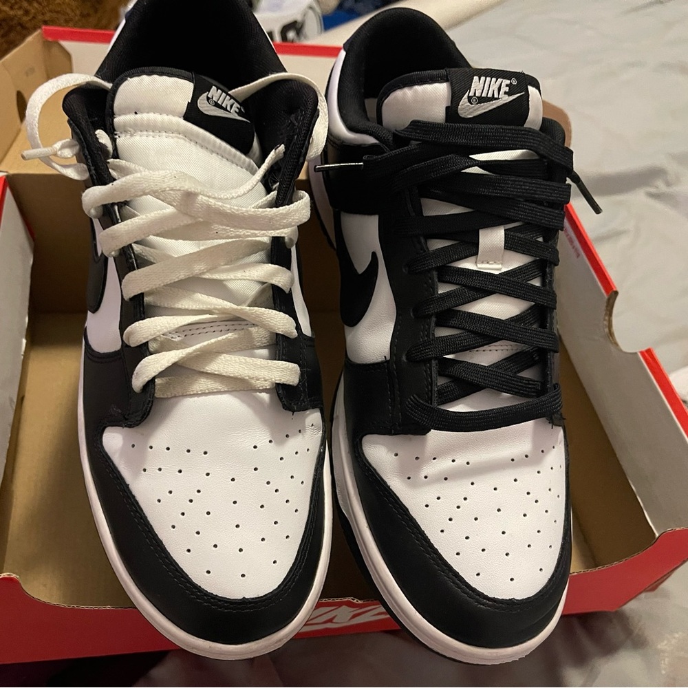 Nike Men's Black and White Sneakers